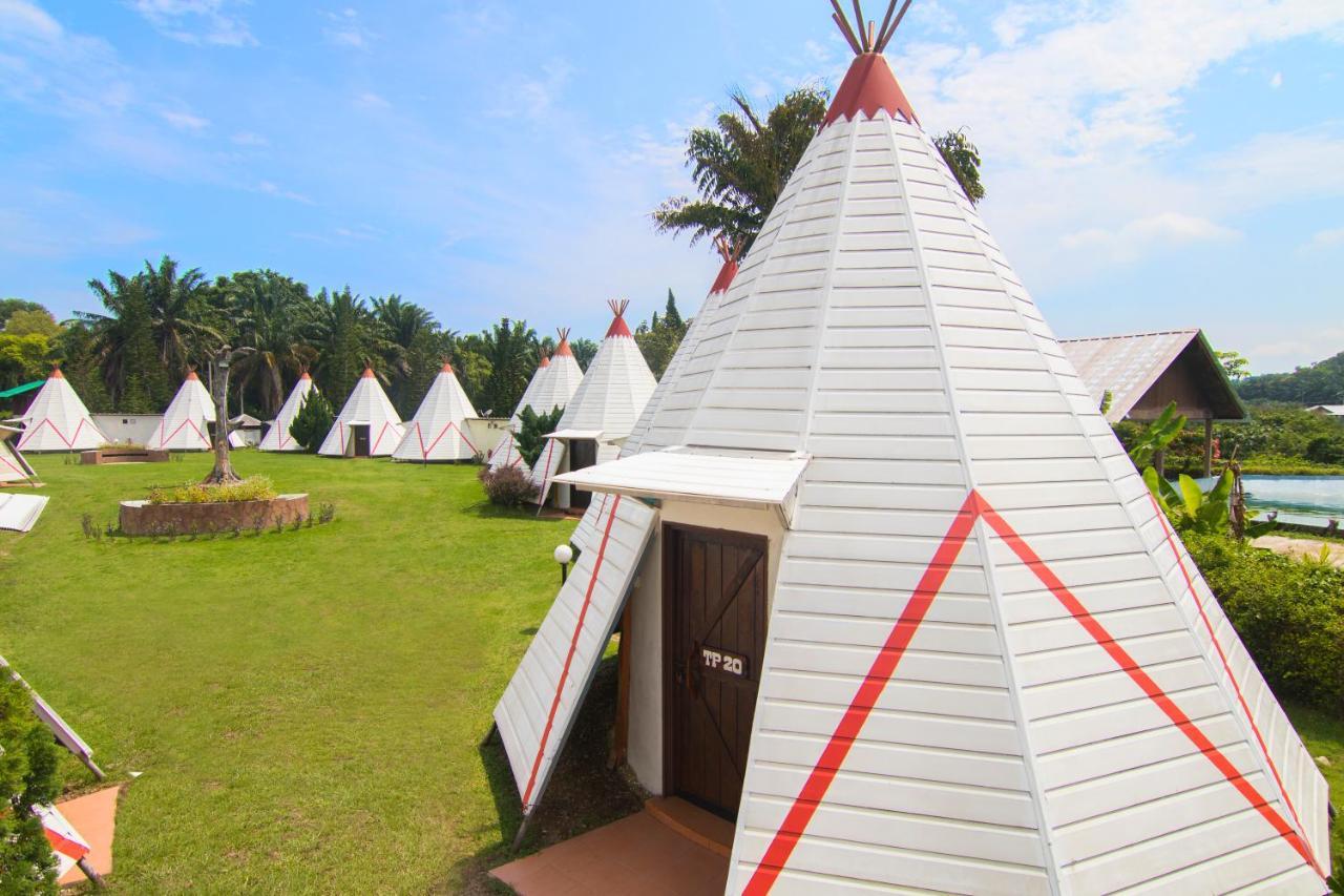 Eagle Ranch Resort Port Dickson Zewnętrze zdjęcie